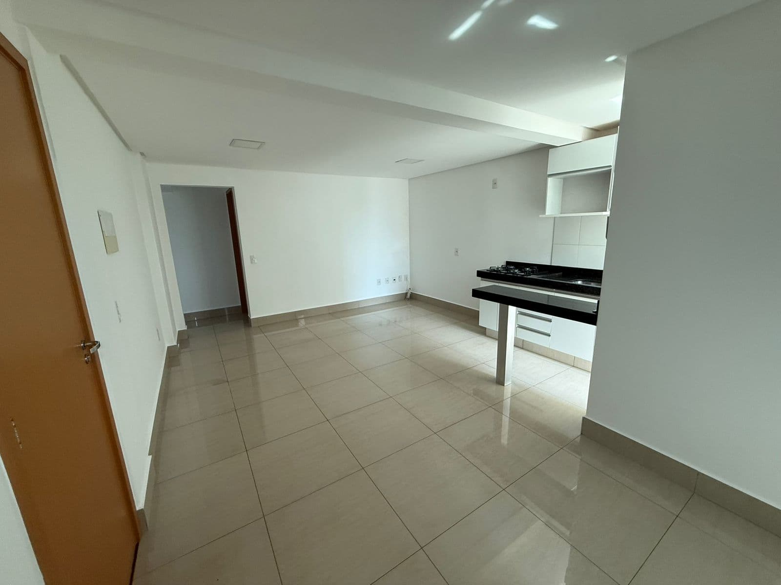 APARTAMENTO 300 METROS DO FLAMBOYANT