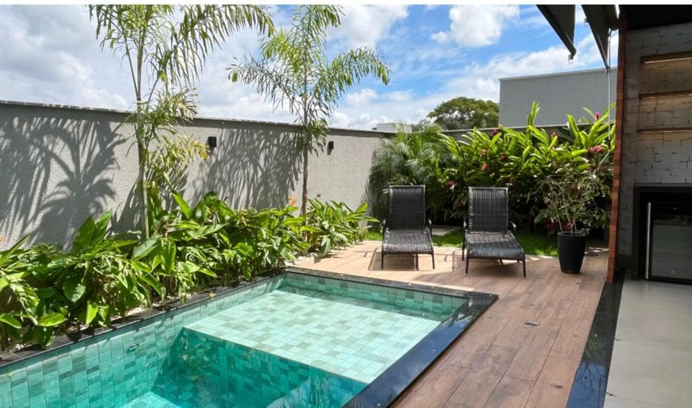 Vendo sobrado Jardins Capri 4 suítes e escritório , piscina , área gourmet , R$1.870.000,00