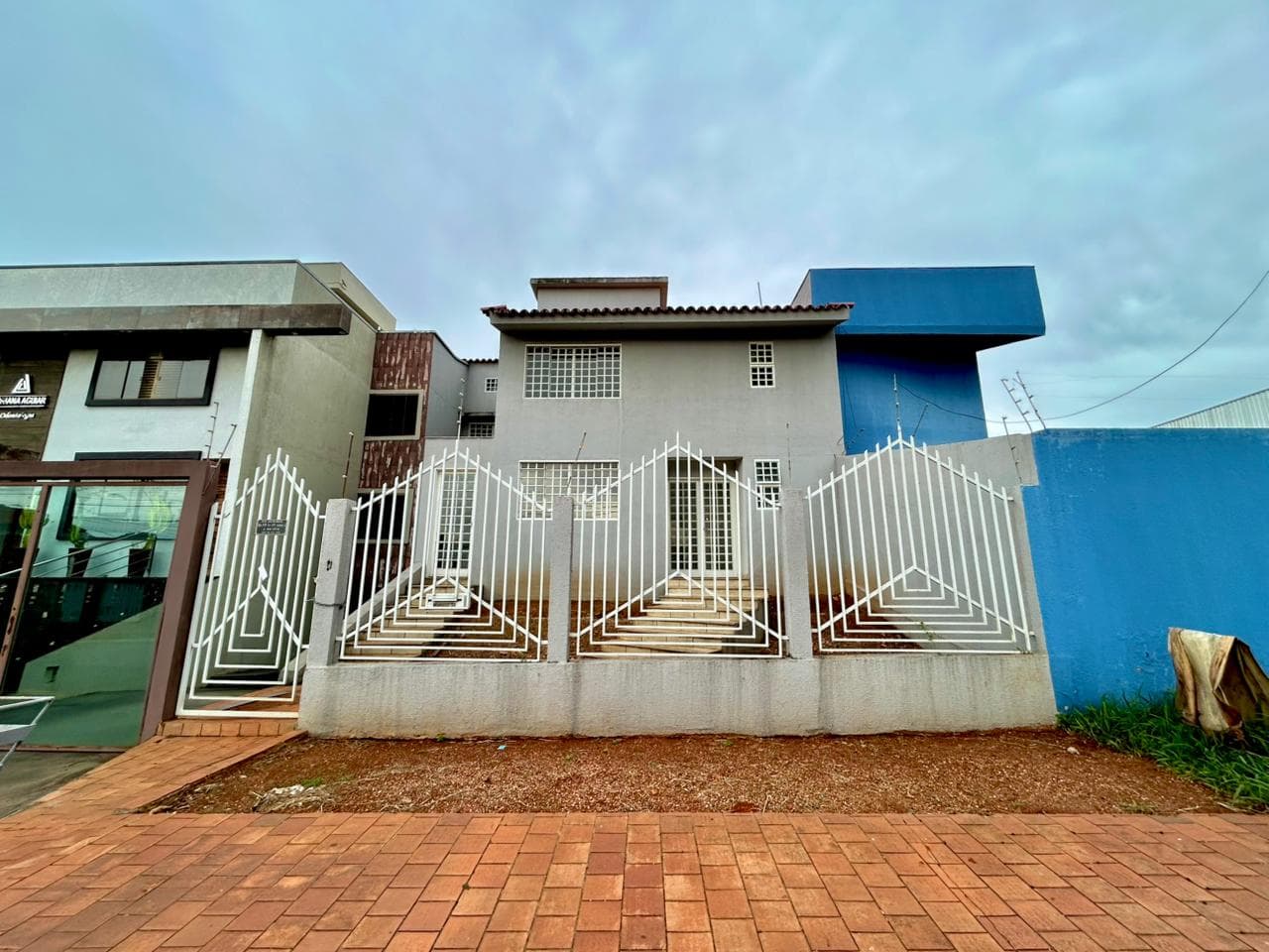 Sobrado à venda no Jardim Ana Lúcia – 3 Quartos, 2 Suítes, 200 m² de área construída