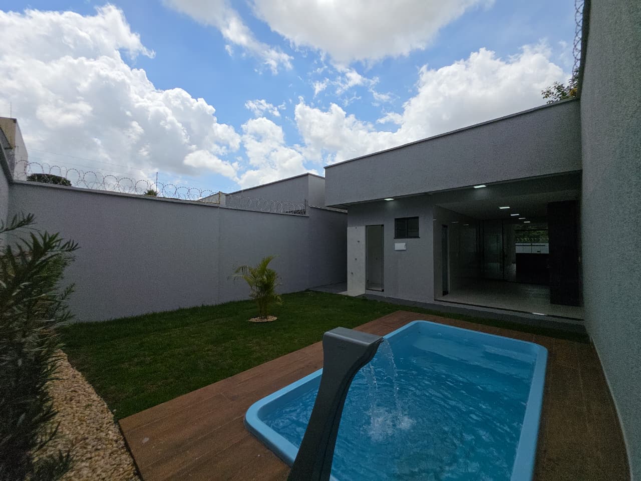 Casa à Venda no Setor Helvécia com Piscina Aquecida | R$ 600 Mil | Avaliação Caixa R$ 710 Mil