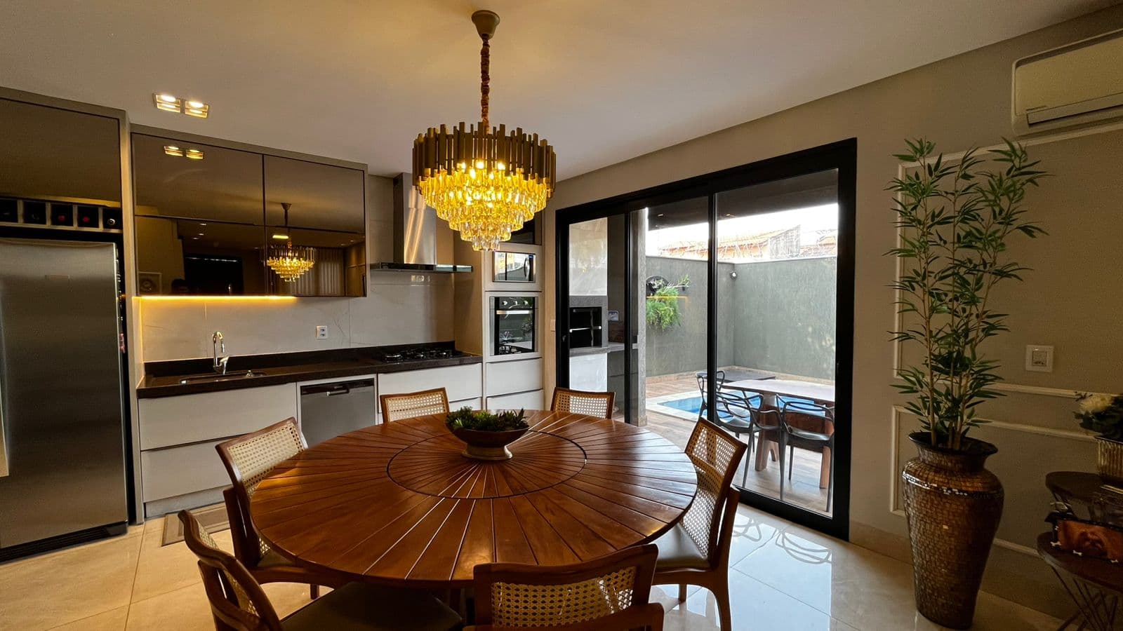 Vendo casa 03 quartos , na Vila Rezende , com piscina , área gourmet, apenas R$1.190.000,00