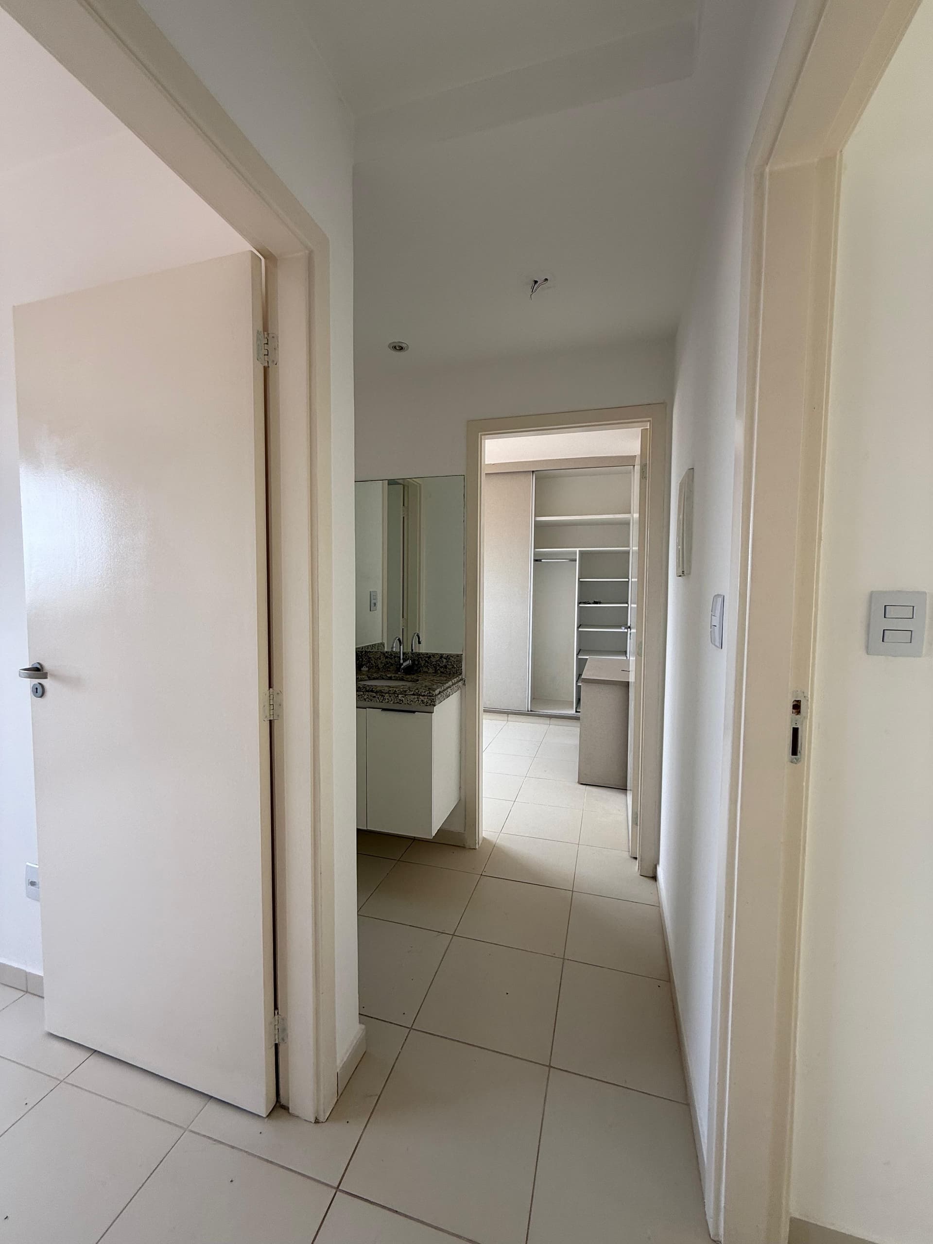 Apartamento com 3 Quartos à Venda na Vila Rosa, Goiânia, Suíte e Lazer de Clube