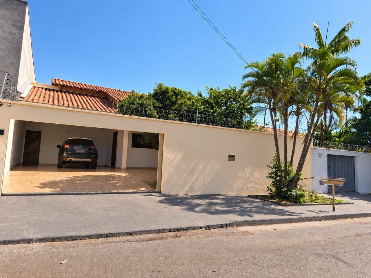 CASA COM PISCINA JD. ATLÂNTICO