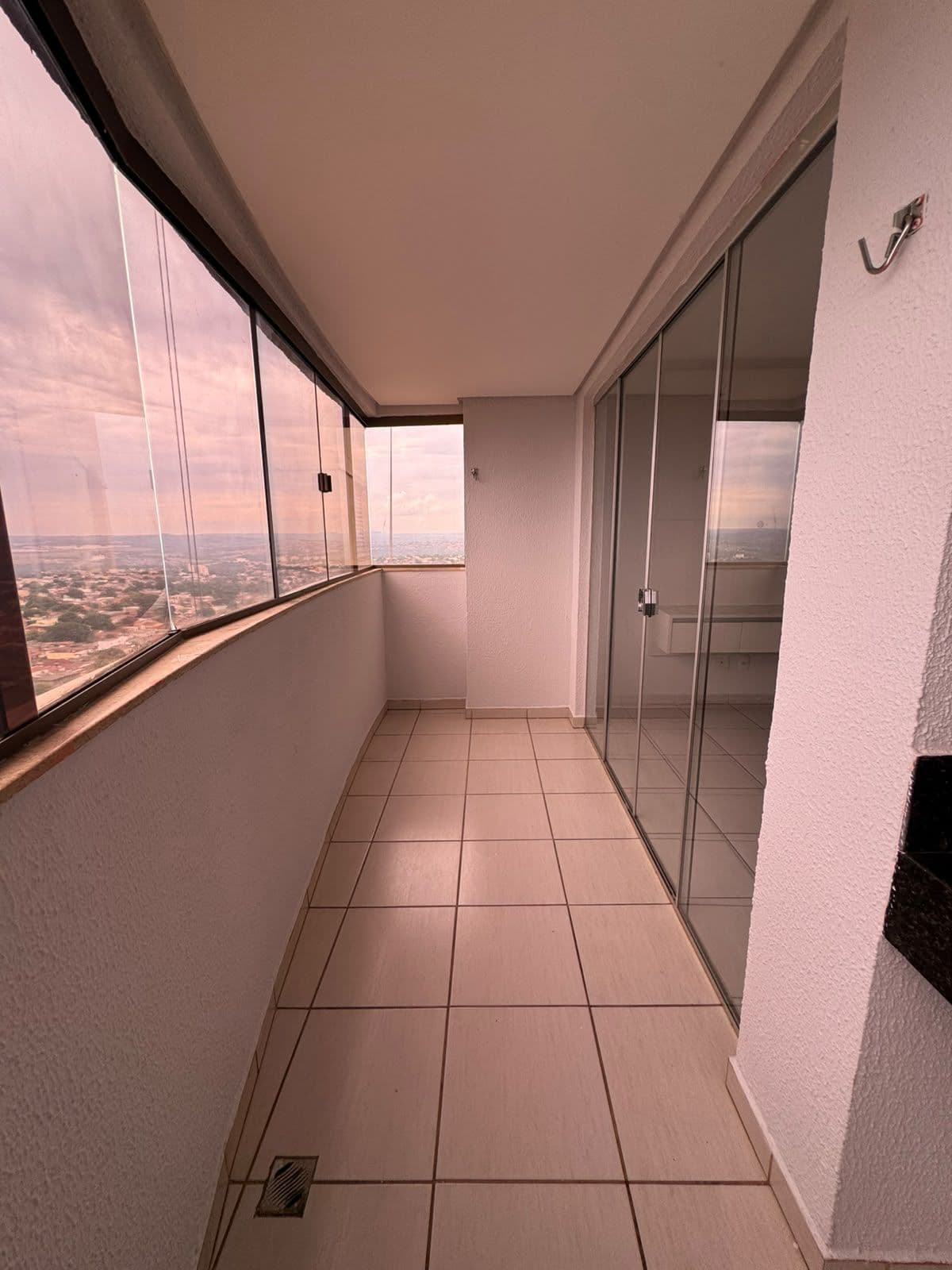 Apartamento 3 quartos 1 suíte 1 vaga de 75m²  Setor Leste Universitário Goiânia/GO