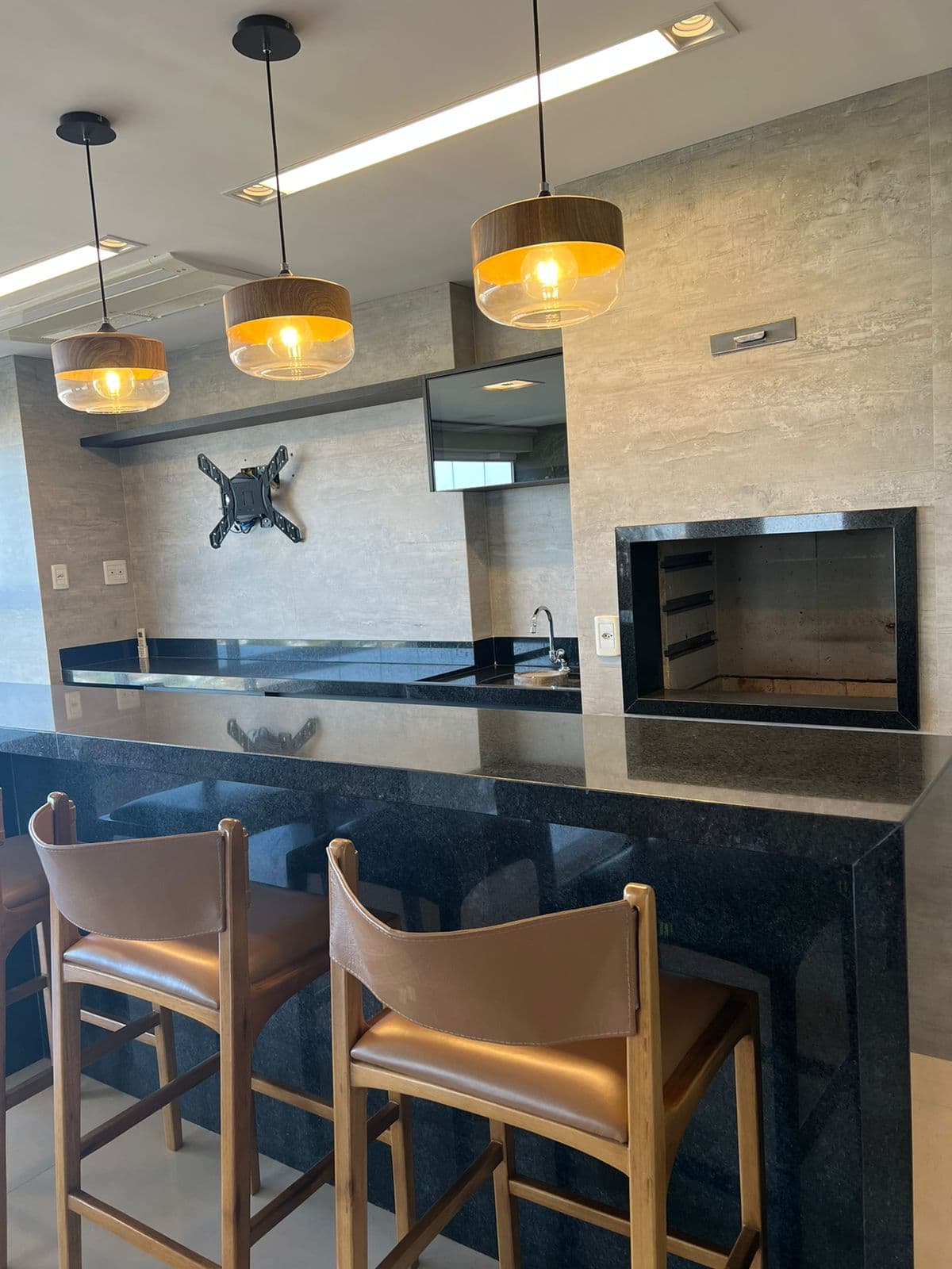 Vendo apartamento no setor Marista , Mobiliado e Decorado , No parque Areiao , Palais Du Parc , 152 metros , 4 suítes plenas , móveis com assinatura , andar alto , R$2.990.000.00