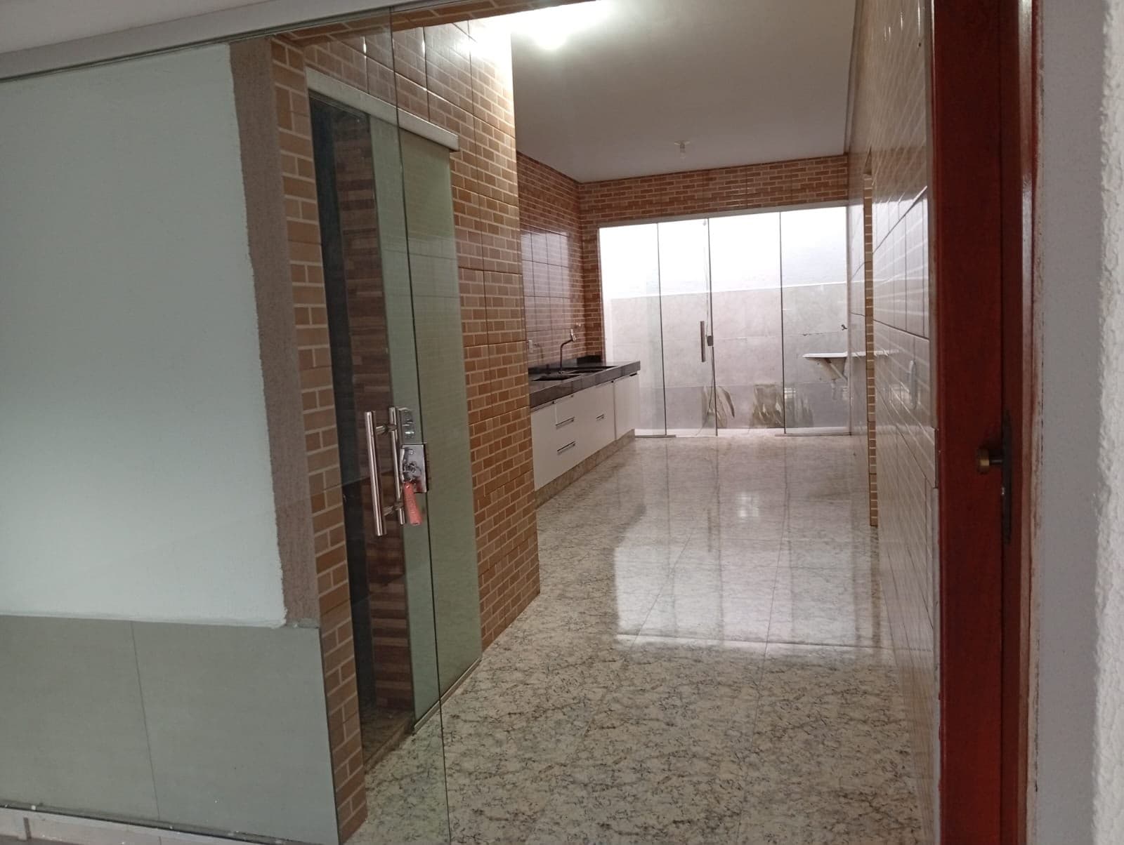 CASA COM PISCINA NO BAIRRO GOIA