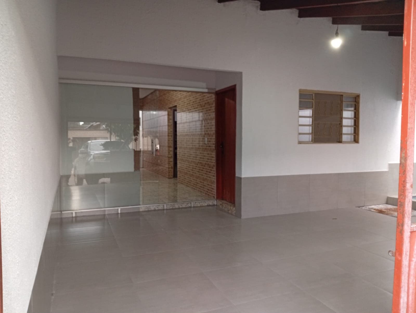 CASA COM PISCINA NO BAIRRO GOIA
