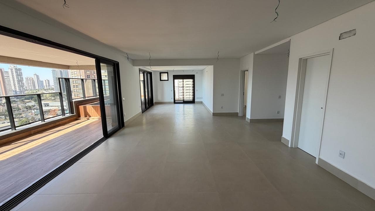 Vendo Apartamento Atmos , setor Marista , 247 metros , 4 quartos sendo 3 suítes e Office