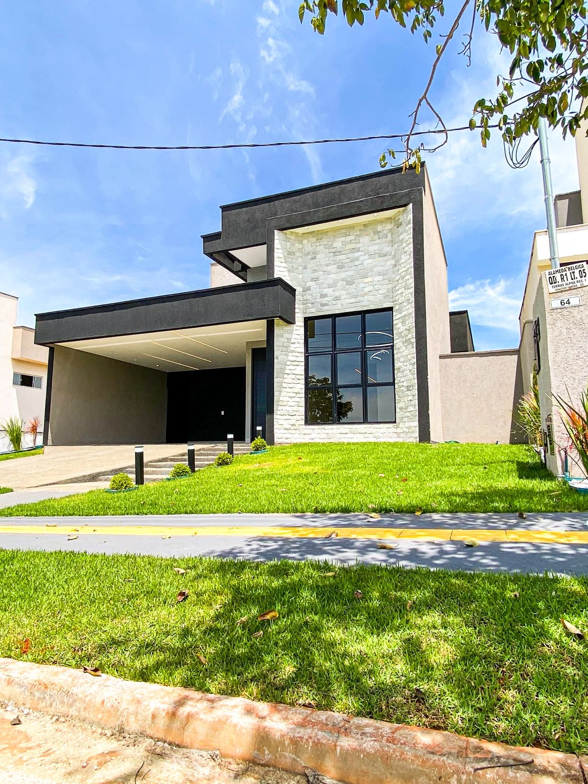 Casa de Alto Padrão em Alphaville 1 - Senador Canedo!