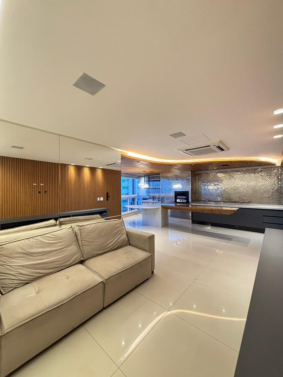 Apartamento semi mobiliado 3 suítes plenas , setor Oeste , andar alto , nascente , vista livre , Aria das Artes , R$1.140.000,00