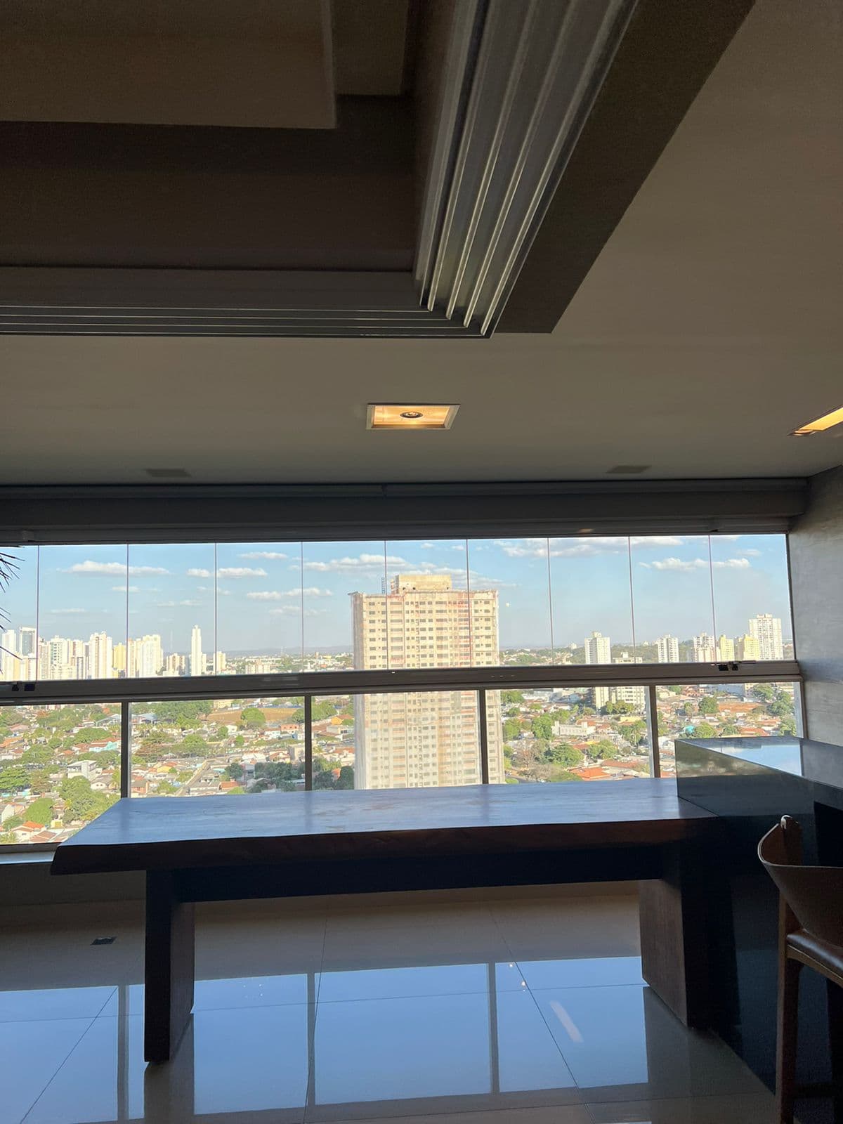 Vendo apartamento no setor Marista , Mobiliado e Decorado , No parque Areiao , Palais Du Parc , 152 metros , 4 suítes plenas , móveis com assinatura , andar alto , R$2.990.000.00