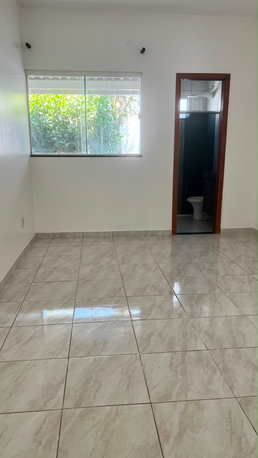 Alugo Casa  3 quartos no setor Moinho dos ventos , com marcenaria , R$3.000,00