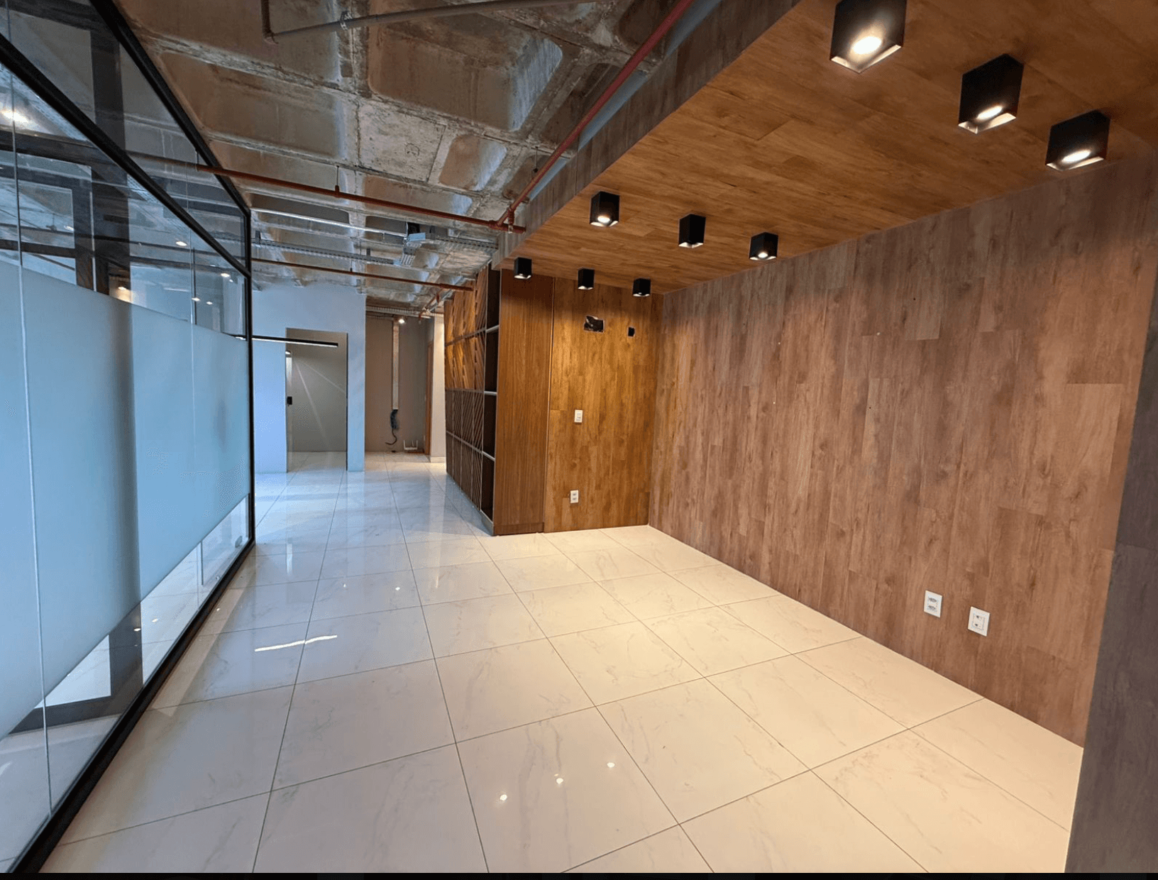 VENDO SALAS NO CONNECT OFFICE 89 METROS