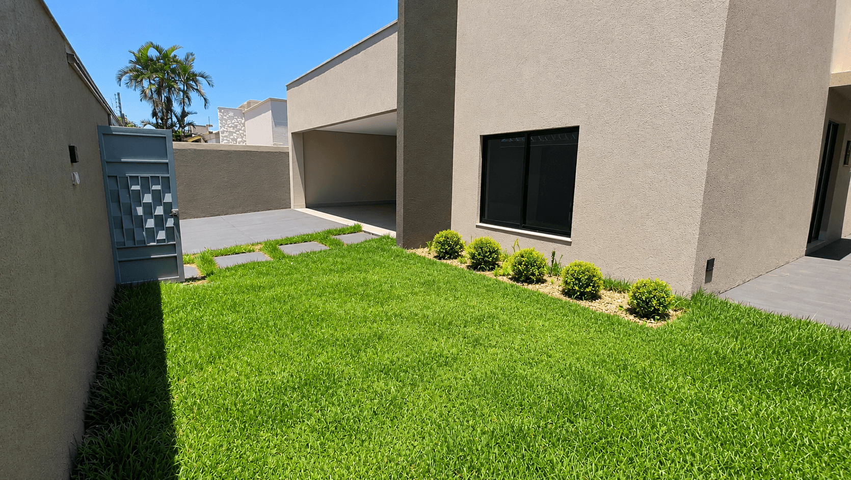 Casa com 3 suítes e piscina no Jardim Atlântico, próxima ao Parque Cascavel