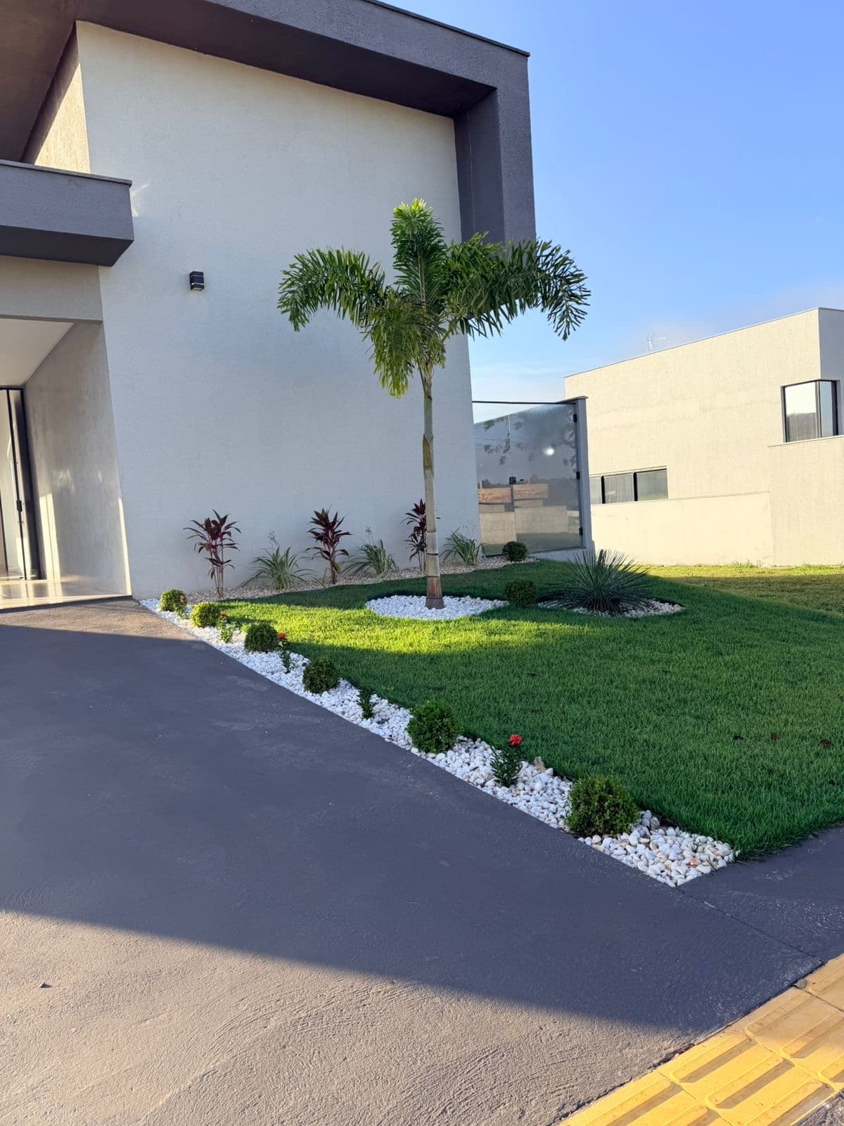 Casa a venda no Condomínio Terras Alpha 2 com entrada de apenas de R$50.000,00, 3 suítes , piscina aquecida , apenas R$899.000,00