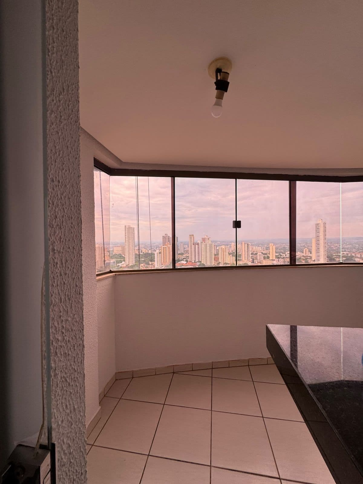 Apartamento 3 quartos 1 suíte 1 vaga de 75m²  Setor Leste Universitário Goiânia/GO