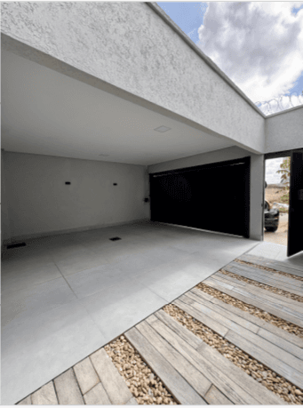 CASA DE ALTO PADRÃO À VENDA NO JARDIM ATLÂNTICO | 3 SUÍTES, PISCINA E CLOSET