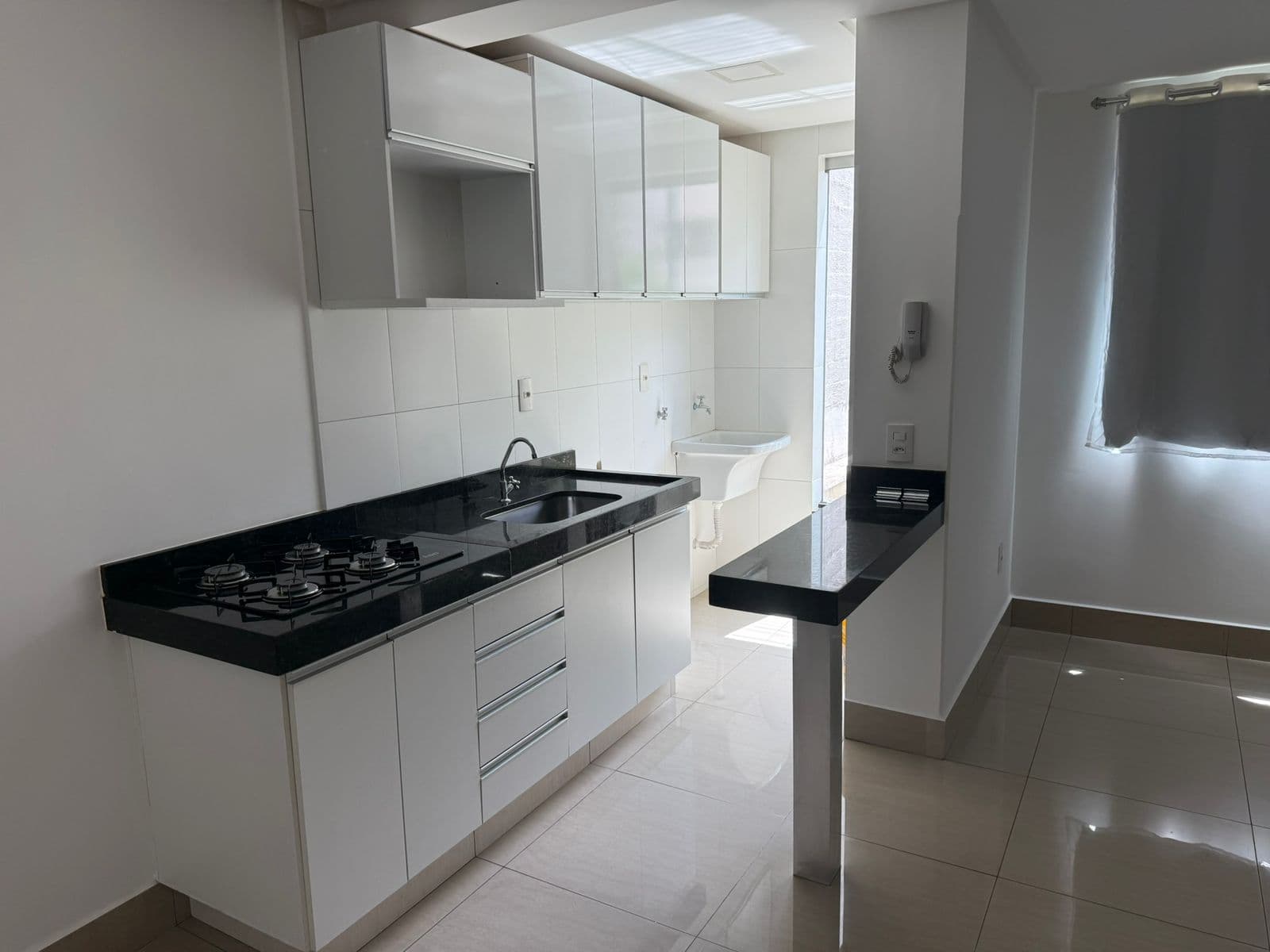 APARTAMENTO 300 METROS DO FLAMBOYANT