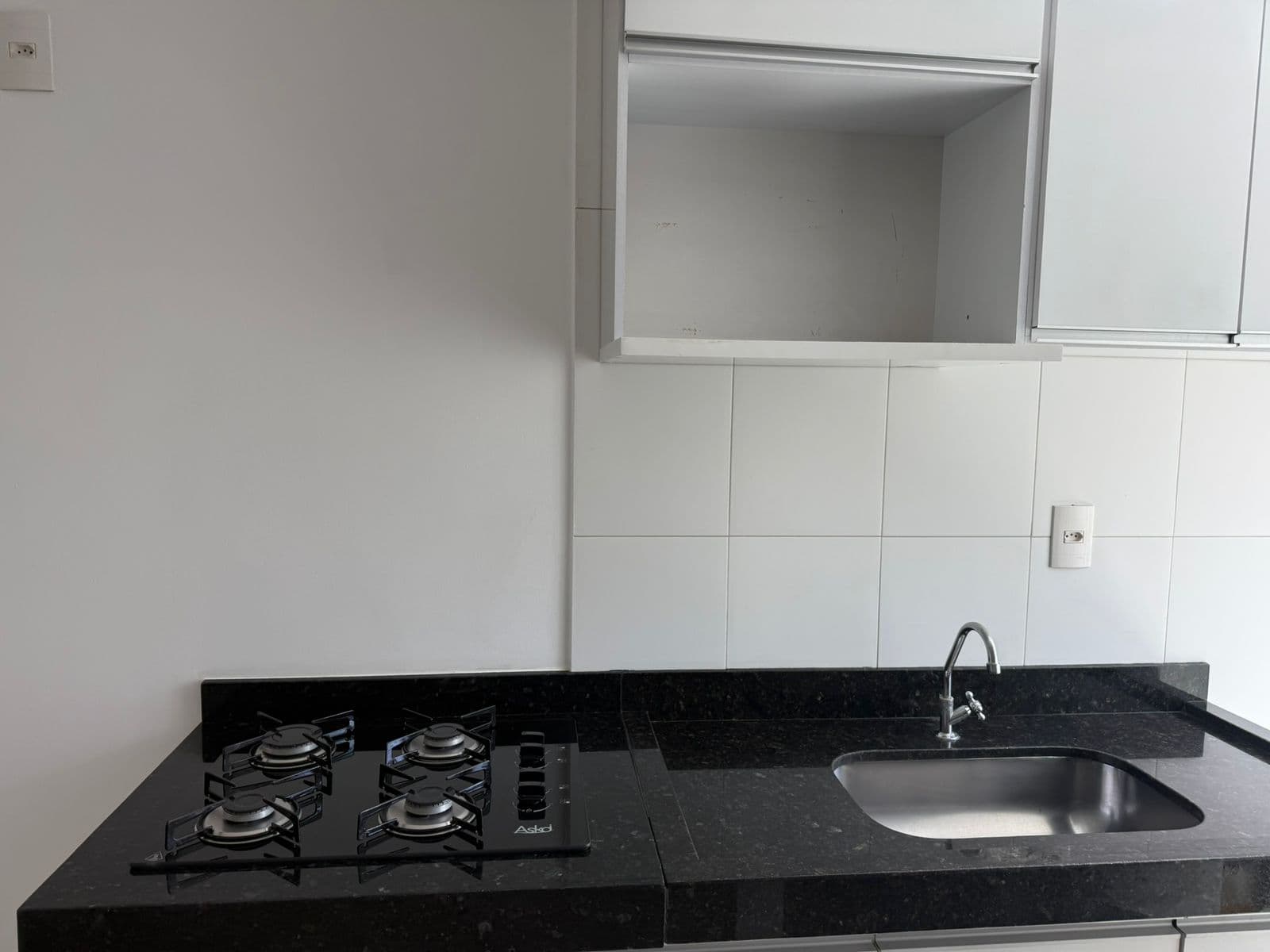APARTAMENTO 300 METROS DO FLAMBOYANT