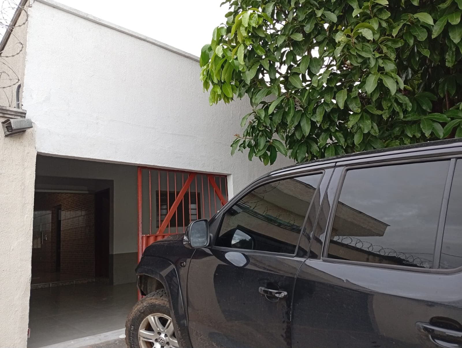 CASA COM PISCINA NO BAIRRO GOIA