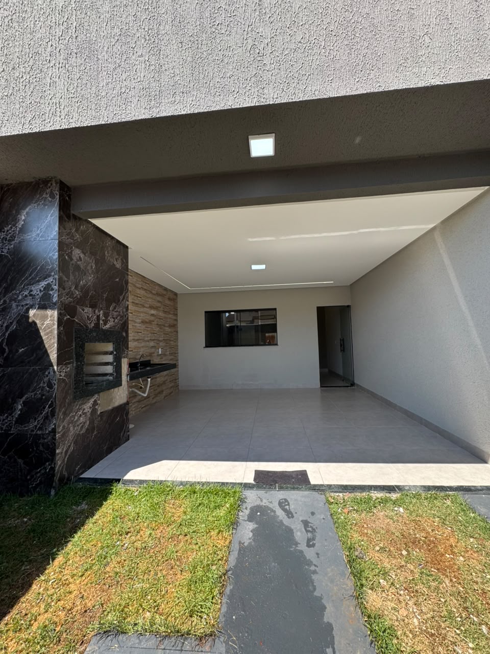 Casa de 2  quartos  com suíte,  e pronta para morar 125 mts