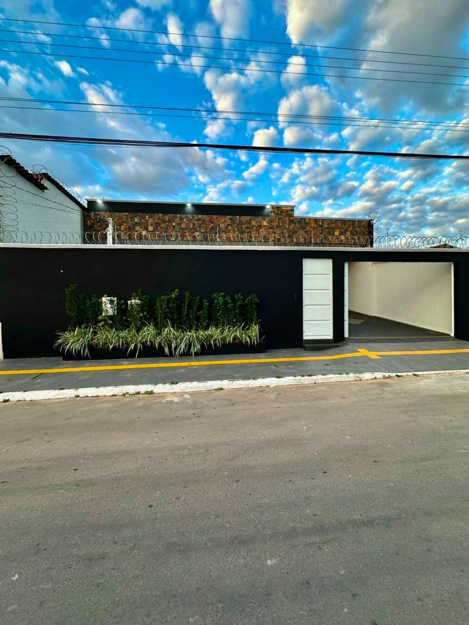 CASA 3 QUARTOS VILA GALVÃO