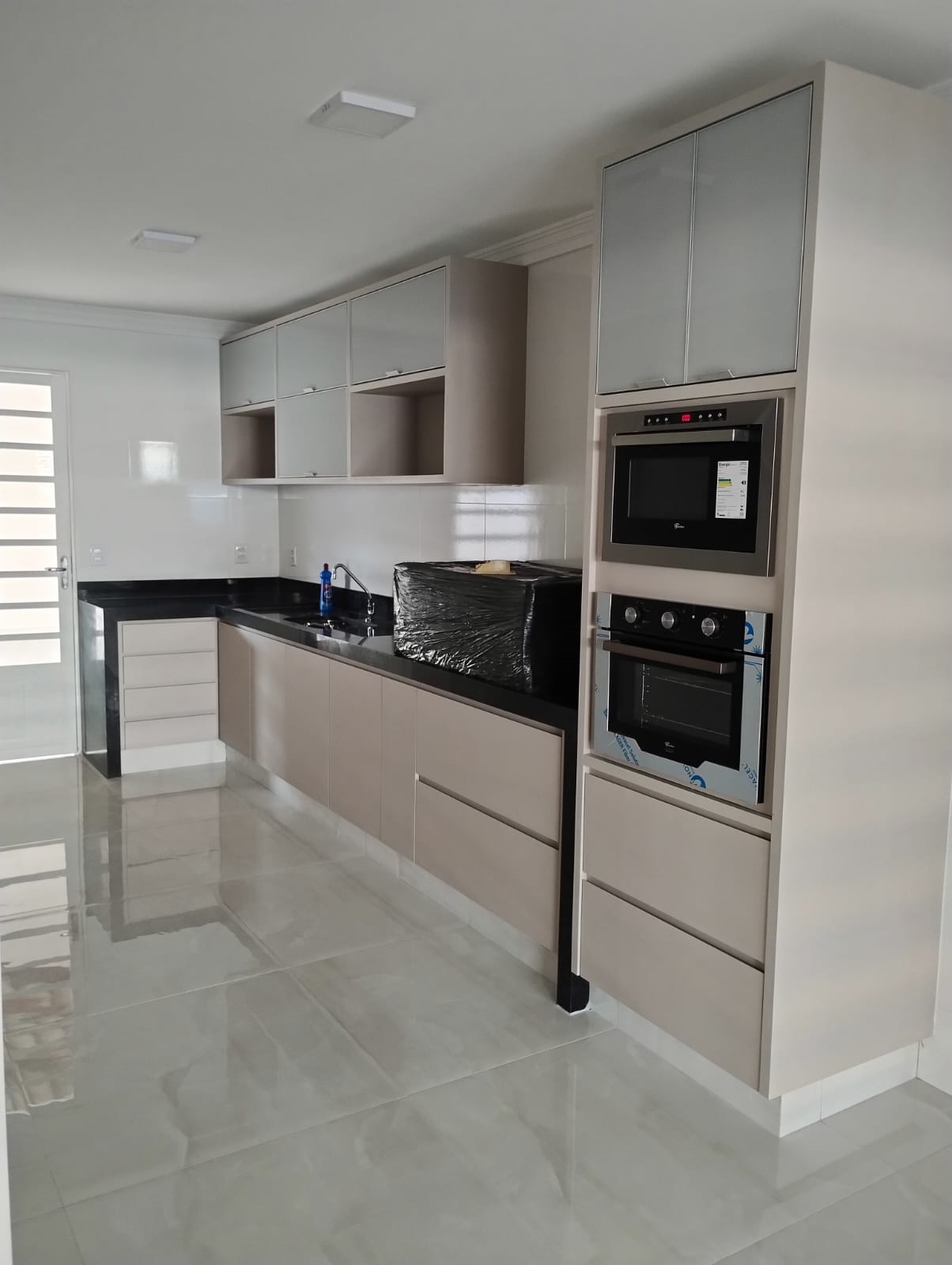 Casa de 3 quartos com suíte, pronta para morar 220 m2