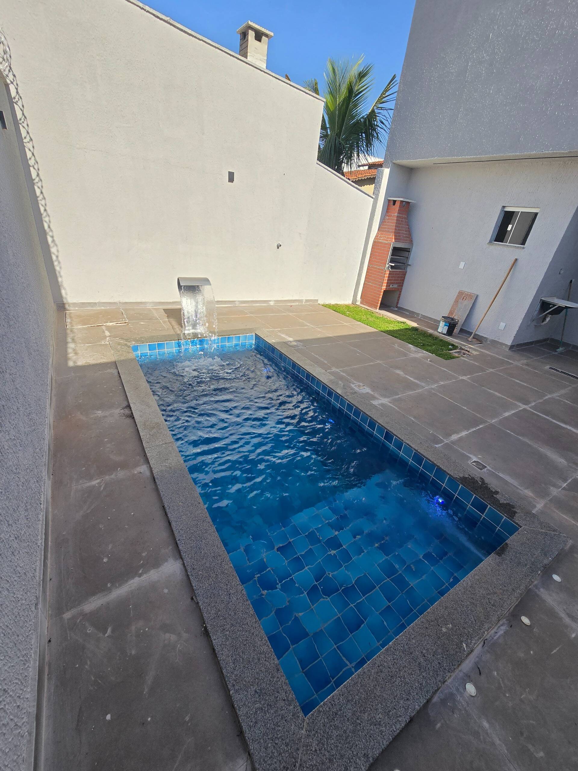 CASA 3 QUARTOS COM PISCINA SETOR FAIÇALVILLE