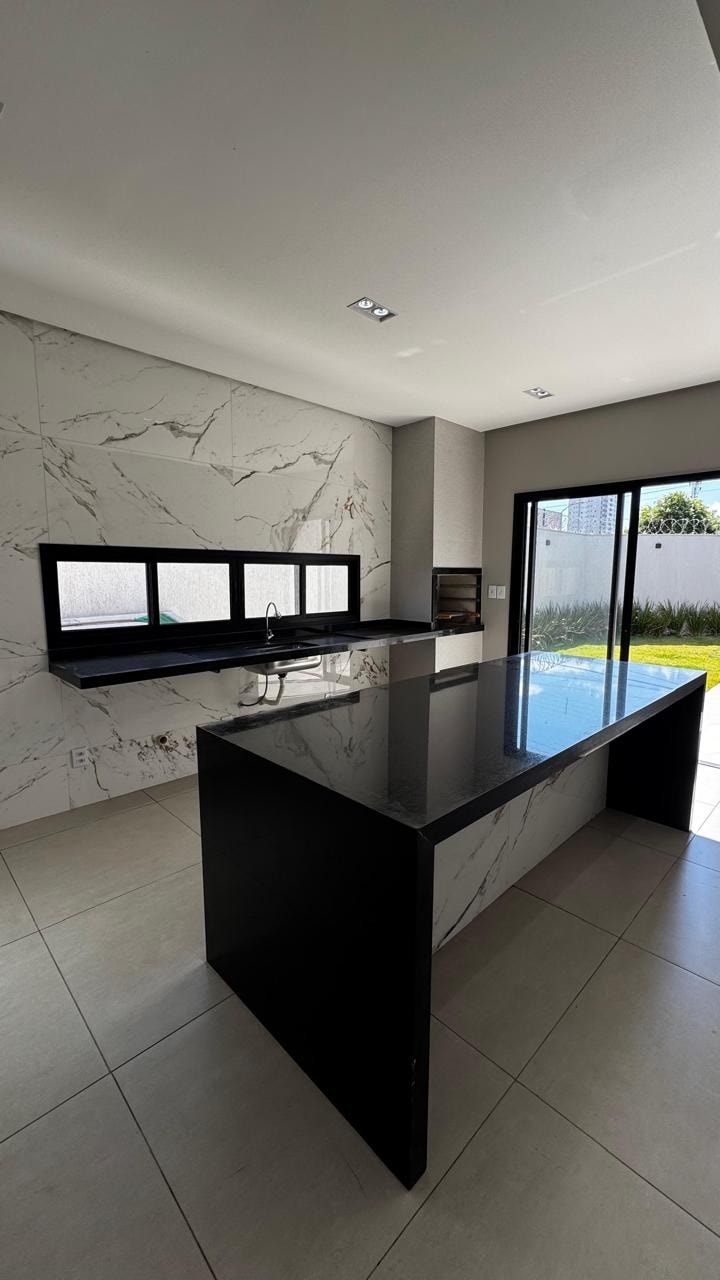 🏡 CASA NO SETOR DOS FUNCIONÁRIOS – ALTO PADRÃO 3 SUITES