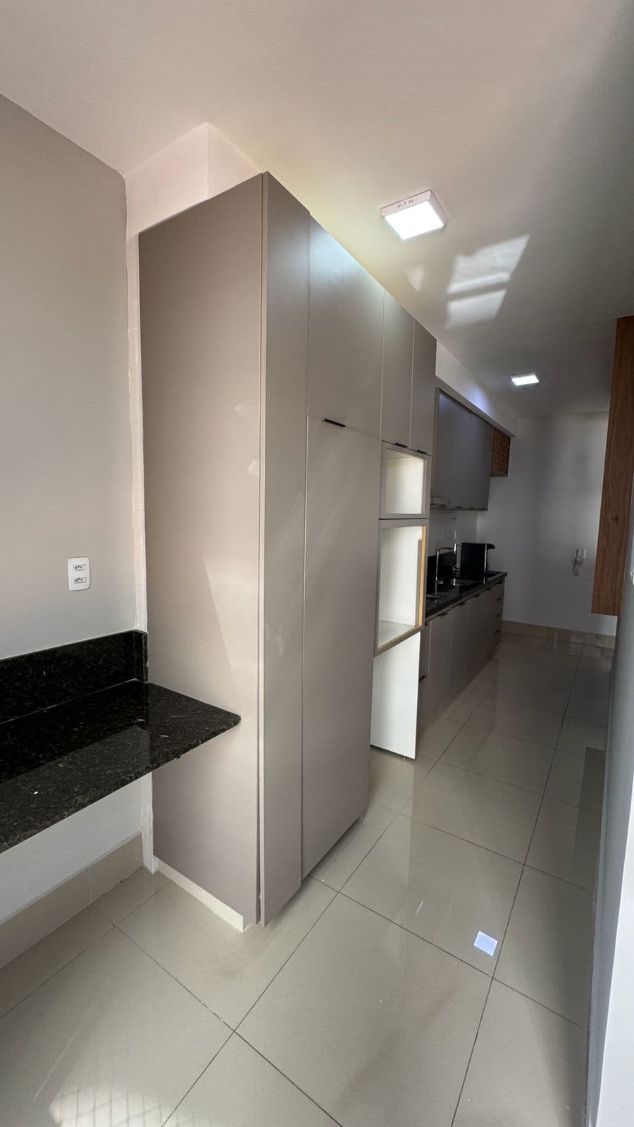 APARTAMENTO 3 SUITES PLENA COM 2 VAGAS DE GARAGEM