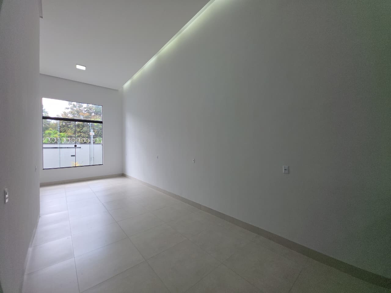 Casa à Venda no Setor Helvécia com Piscina Aquecida | R$ 600 Mil | Avaliação Caixa R$ 710 Mil