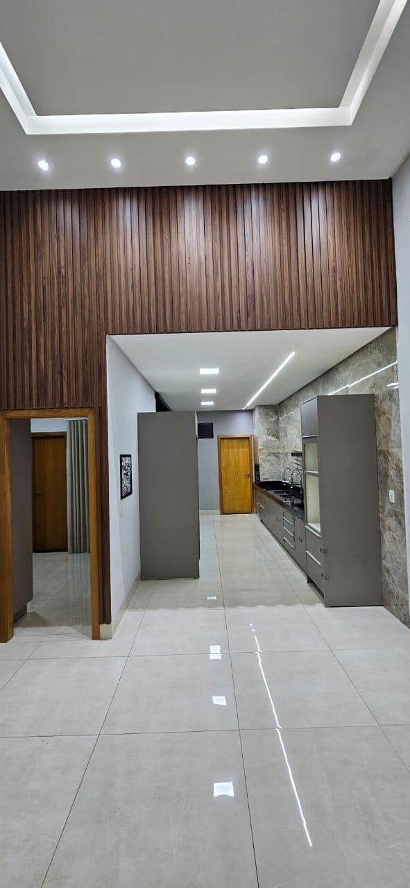 CASA COM PISCINA JD. ATLÂNTICO