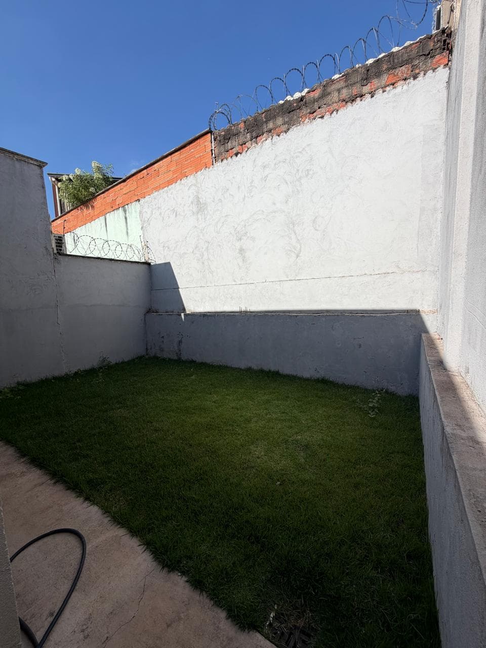 Casa nova de 3 quartos com suíte, pronta para morar 180 m2