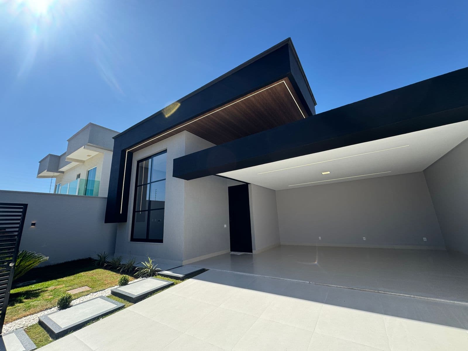 Vendo casa 3 suítes no setor Três Marias , por apenas R$1.250.000,00 com piscina , closet