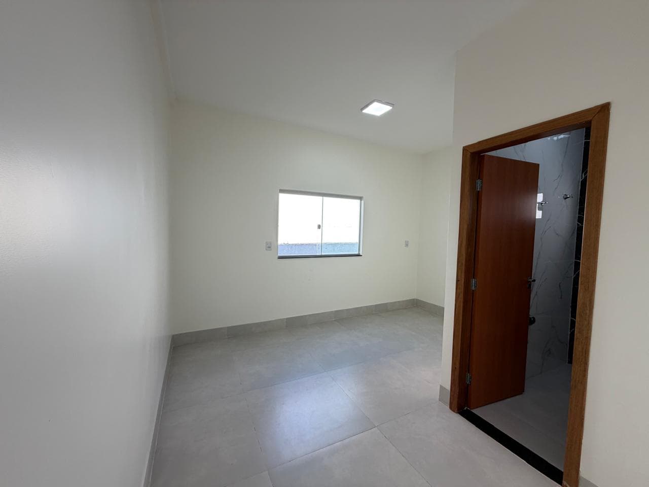 Casa nova de 3 quartos com suíte, pronta para morar 180 m2