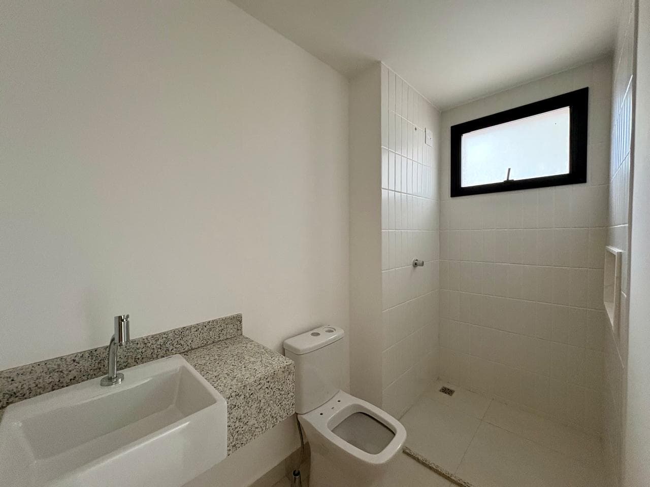 Vendo apartamento novo , Lina praça do Sol , 3 suítes plenas , 121 metro a , novo pronto pra morar