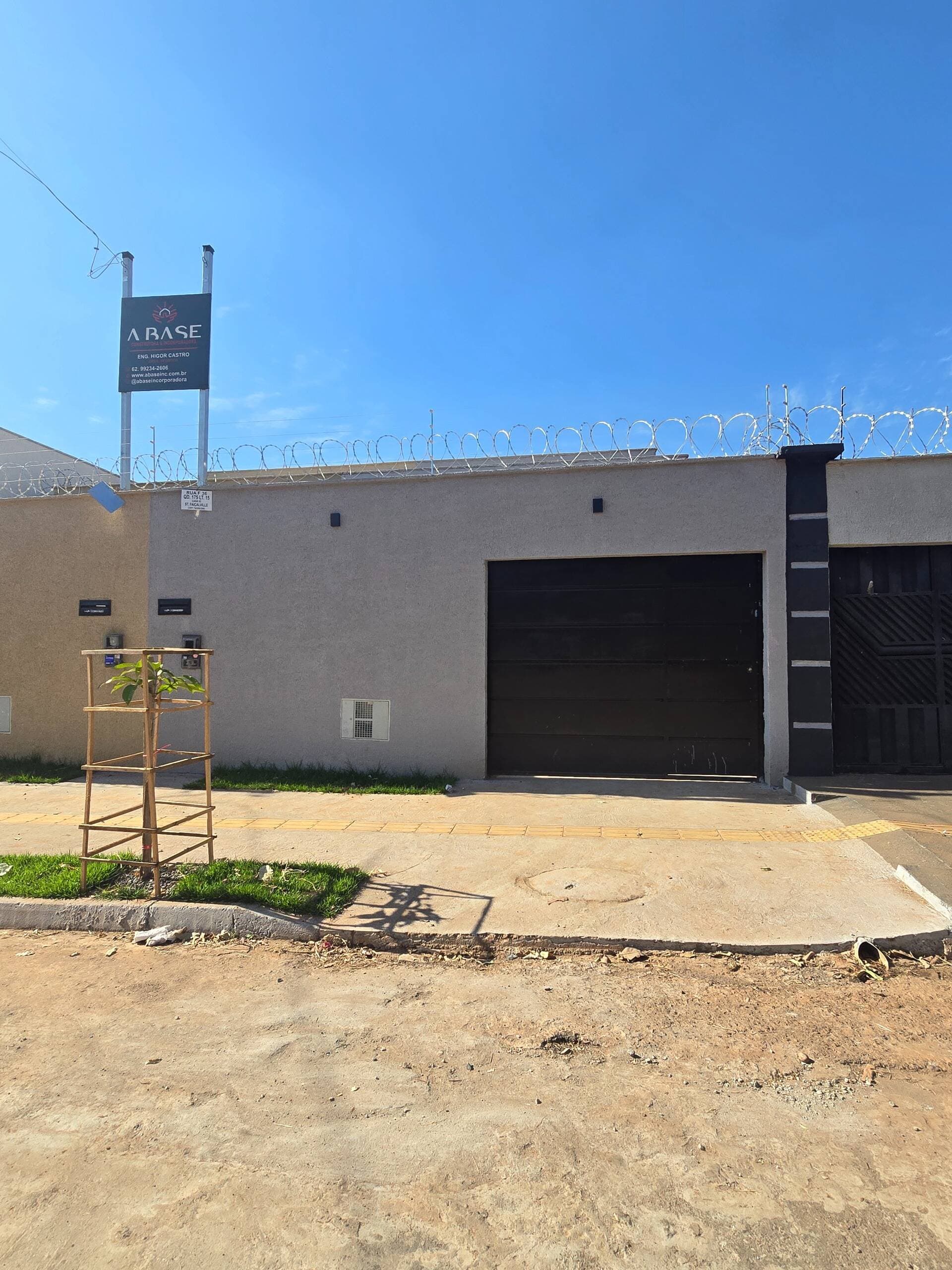 CASA 3 QUARTOS COM PISCINA SETOR FAIÇALVILLE