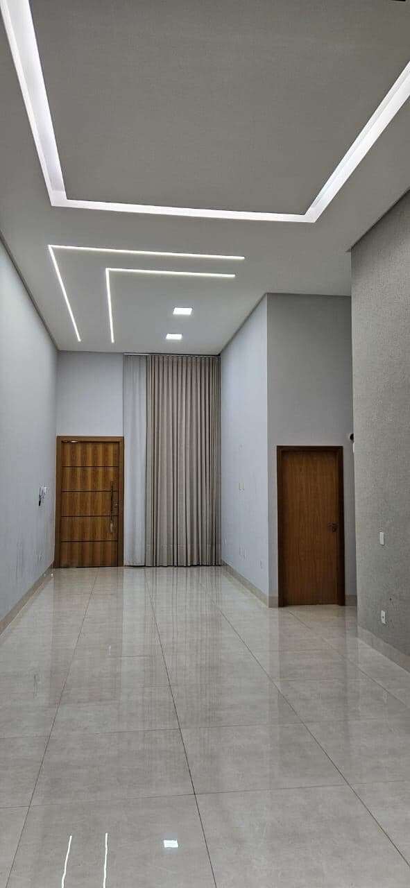 CASA COM PISCINA JD. ATLÂNTICO