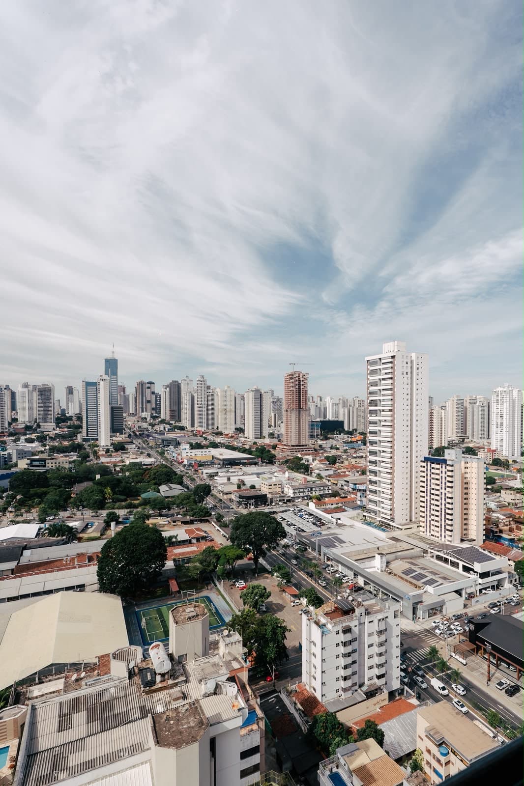 Apartamento no Setor Oeste , 3 suítes , mobiliado e decorado , vista livre