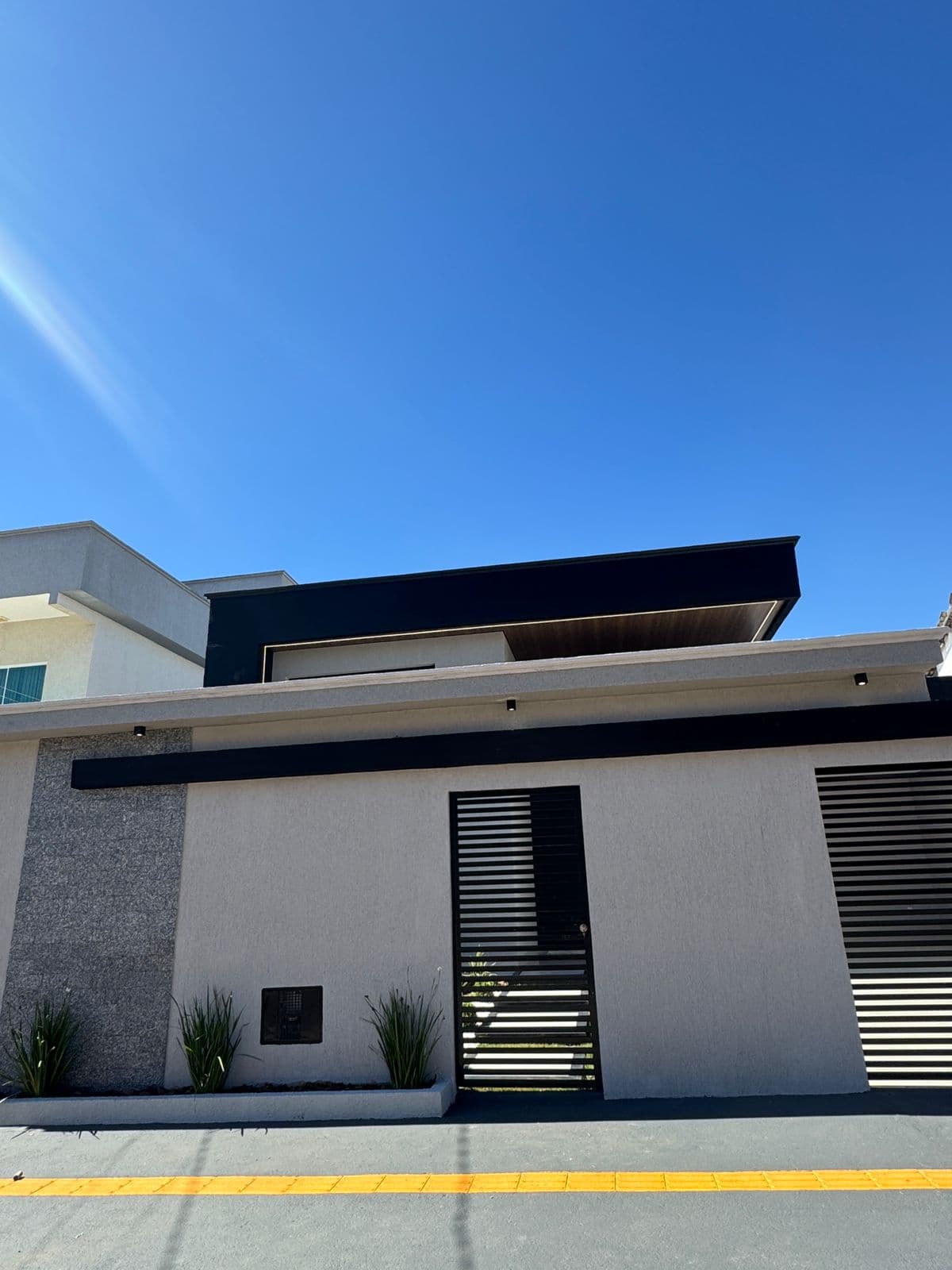 Vendo casa 3 suítes no setor Três Marias , por apenas R$1.250.000,00 com piscina , closet